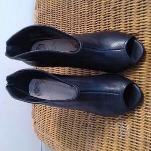 Vince Camuto The Amber Black Bootie  Leather Size 6  EU36